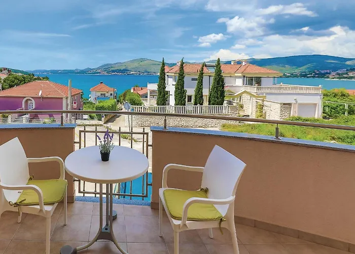 公寓 One-bedroom In Okrug Gornji 特罗吉尔