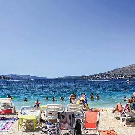 One-bedroom In Okrug Gornji